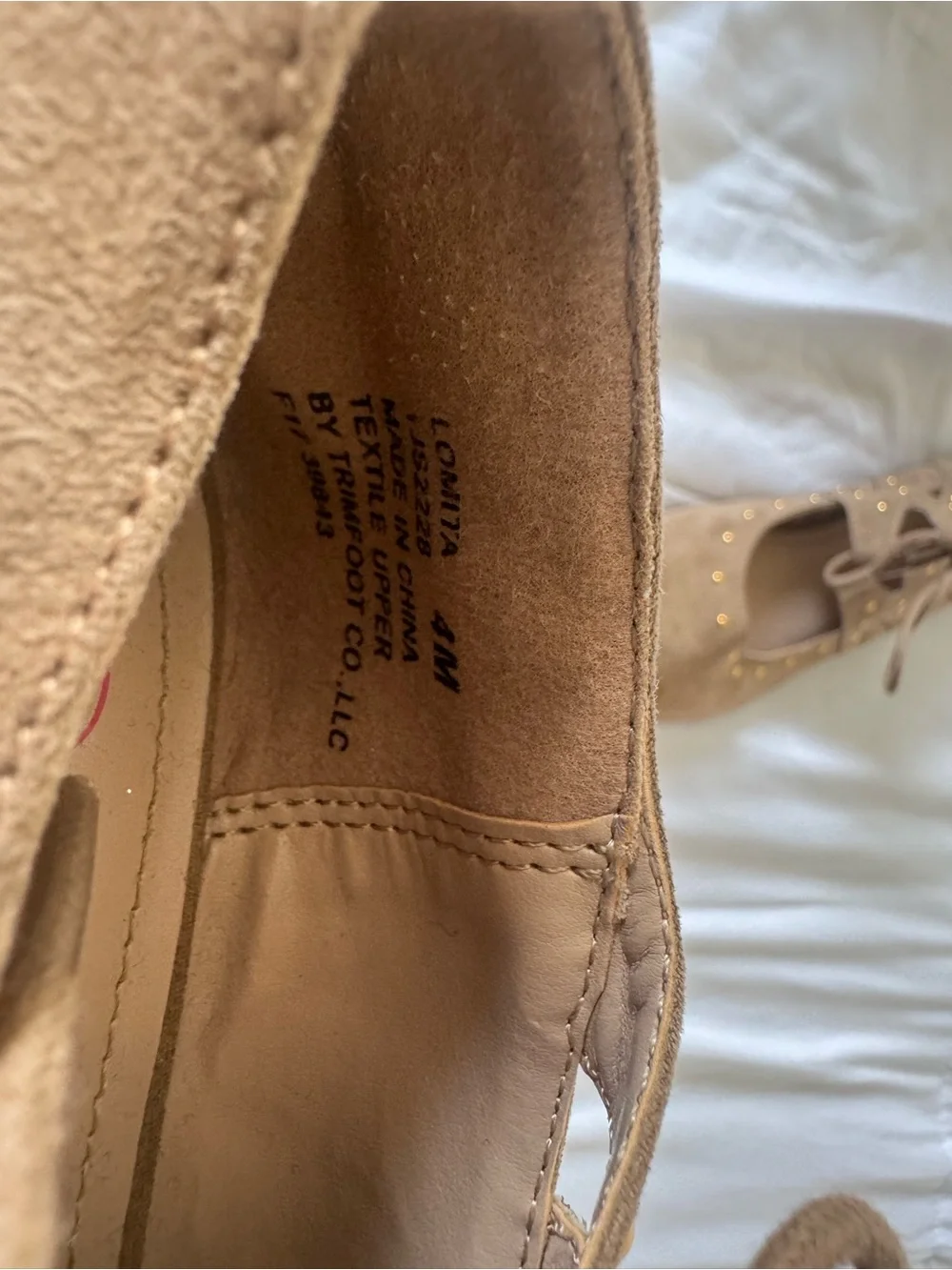 Jessica Simpson Girls Tan Suede Lace-Up Ballet Flats with Gold Studs sz 4